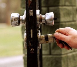 Town Center Locksmith Shop Warren, MI 586-353-1140 Town Center Locksmith Shop Warren, MI 586-353-1140