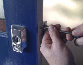 Town Center Locksmith Shop Warren, MI 586-353-1140 Town Center Locksmith Shop Warren, MI 586-353-1140